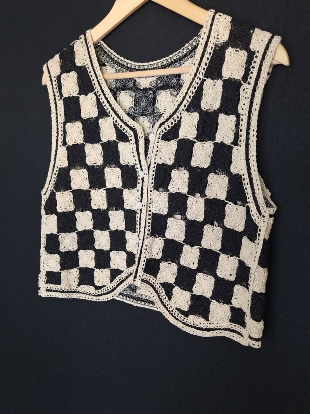 💙 Crochet Vest Black Cream Checkerboard Boho Size M/L Open Front Sweater Vest C - Picture 2 of 7